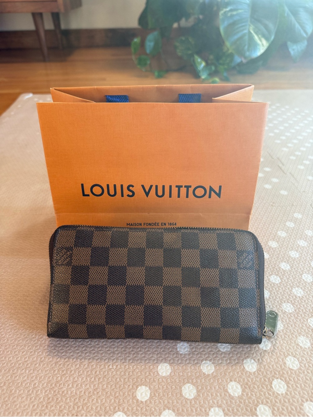 Louis Vuitton Damier Ebene Zip Around Wallet - Brown & Dark Brown
